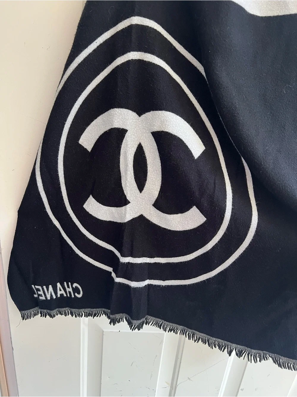 CHANEL elegant wrap